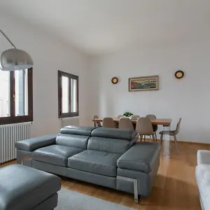 residenza-pomponi-deluxe.hotelslidodijesolo.com/
